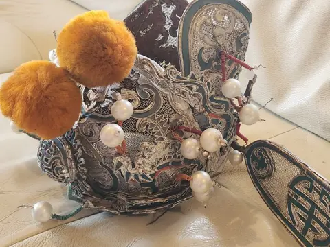 Hoofddeksel (1) - ander - Theatre piece - China - Circa 1950