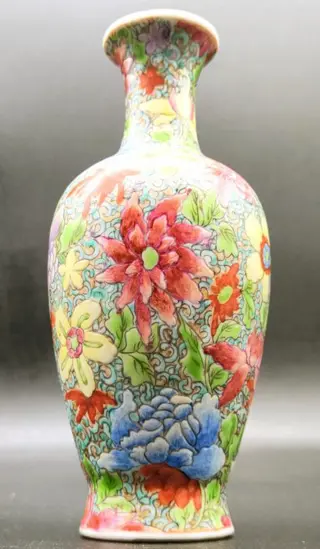 Vaas (1) - Familie rose - Porselein - Bloemen - Un meraviglioso e piccolo vaso mille fiori - China - 20e eeuw