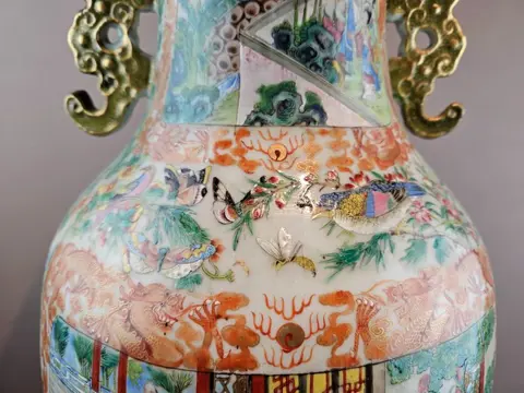 Vaas (1) - Porselein - Canton (animated scenes) - China - Daoguang (1821-1850)