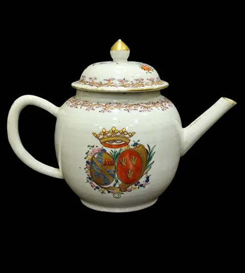 Theepot, Suiker kom (1) - Porselein - China - Qianlong (1736-1795)