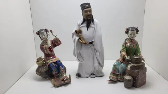 Beeld(en)/Beeldje(s) (3) - Porselein - China - Tweede helft 20e eeuw