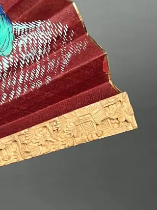 Fan (1) - Zijde, sandelhout - Silk fan - China - Eind 19e eeuw