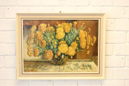 Evert Moll (1876-1955) - Bloemstilleven met bolchrysant geel