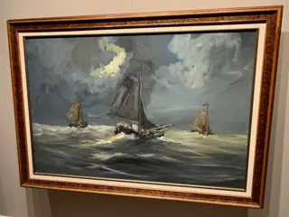 Jan Kelderman (1914-1990) - Zeilschepen op zee in een stormachtige nacht