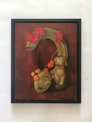 André Verhelst (1947) - Stilleven met bloemen, ronde lijst en beeld