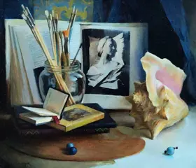 N. Velikaya (XXI) - Stilleven met kwasten, schelp, knikkers en boeken