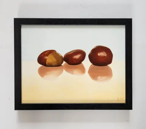 Hollandse school (XX) - Stilleven met drie kastanjes