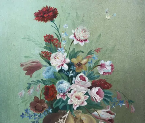 R. Alquier (XX) - Jarrón con flores y mariposa