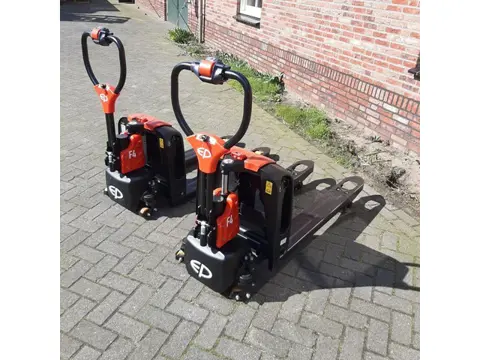 EP F4 elektrische pallettruck 1500 kg met zwenkwielen