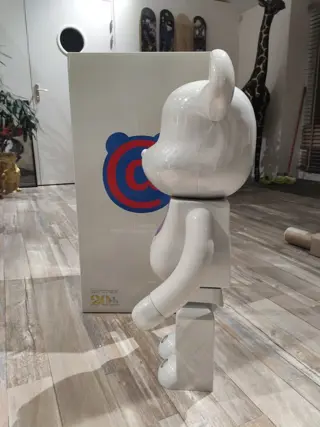 Medicom Toy - Bearbrick 1000% BEARBRICK LOGO - 1ST MODEL WHITE CHROME