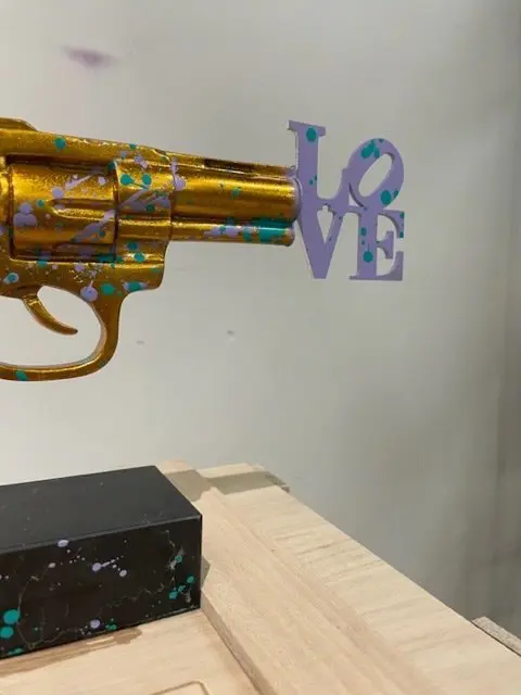 Van Apple - Art Against War - The Golden Love Gun