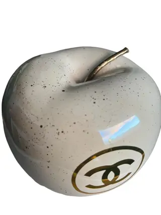AmsterdamArts - Apple Chanel