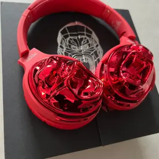 Richard Orlinski (1966) - Headphones King Kong - Red Metallic (incl box and COA)