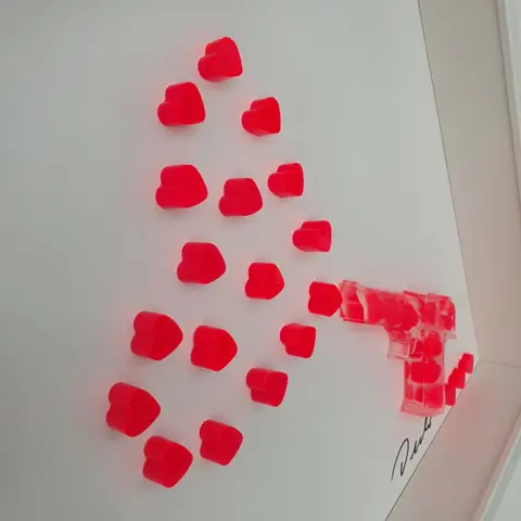 D uli (1970) - "Love Maker" pink