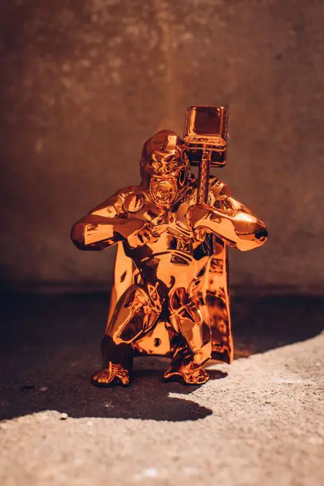 Richard Orlinski (1966) - HAMMER KONG SPIRIT ORANGE EDITION