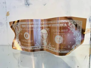 Karl Lagasse (1981) - NEW Sculpture - One Dollar GOLD PINK - Vendu sans prix de réserve.