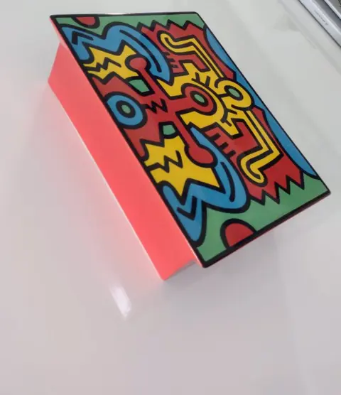 Keith Haring (1958-1990) - Keith Haring & Villeroy&BochSPIRIT OF ART, Limited Soho BOX