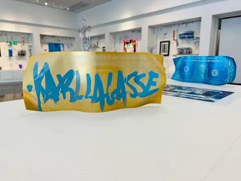 Karl Lagasse (1981) - ONE DOLLAR GOLD BLEU 16 Exemplaires au monde.