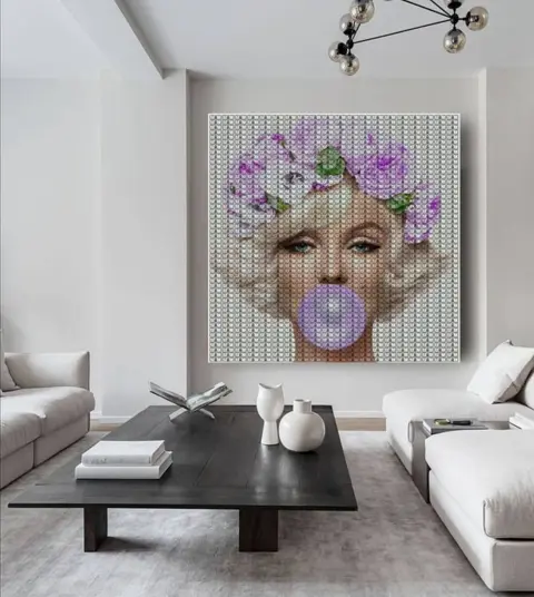 Kurotory - $1 Million Imperial Bubble Marilyn (XL)