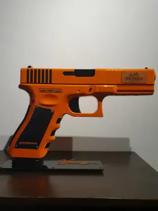 Tox Art Laboratory - GLock vs Hermès