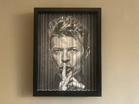 Remco Kingmans (1984) - Wire sculpture 'David Bowie'