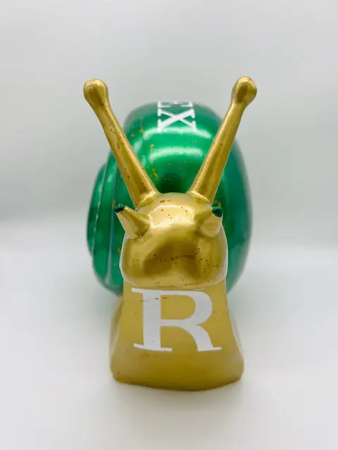 ORIMA Pop Art - ESCARGOT/SNAIL Géant vs «&nbsp;ROLEX&nbsp;»