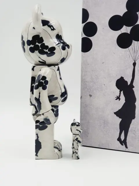 Brandalism - Be@rbrick Flying Balloon Girl (Banksy) 400% + 100%
