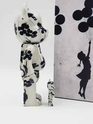 Brandalism - Be@rbrick Flying Balloon Girl (Banksy) 400% + 100%