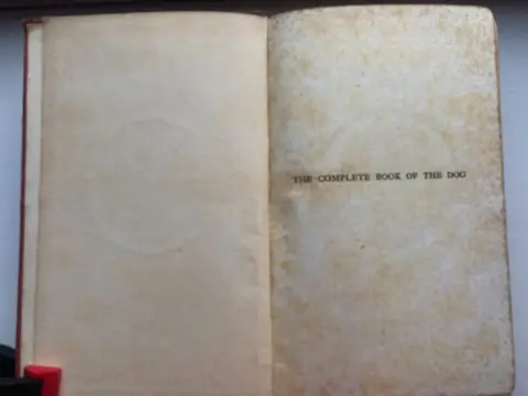 Robert Leighton - The Complete Book Of The Dog. {32 pleats} - 1922