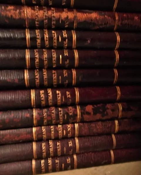 Isaac Pitman (dir.) - Pitman's Shorthand Weekly, 14 volumes with 2 related Dictionaries - 1894/1901