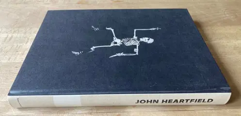 Lux Rettej (Text) - John Heartfield. Buchgestaltung und Fotomontage - Eine Sammlung (A. Jaehenke, mit Preisliste) - 2014