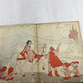 Walt Disney - Snow White and the Seven Dwarfs (in rare dust jacket) - 1938