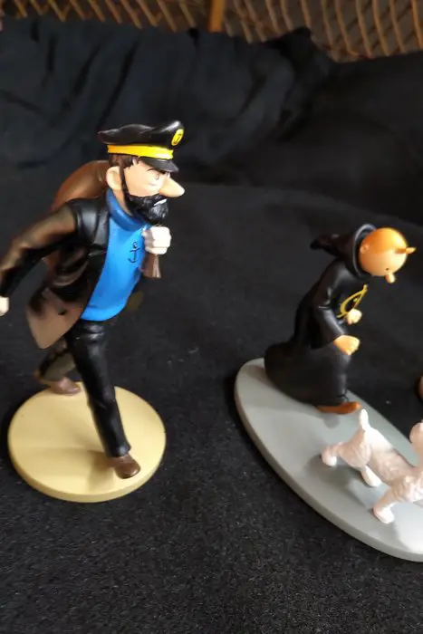 Tintin - Ensemble de 3 figurines - Tintin en Toge , version couleur + Capitaine Haddock en route + Dupond - (2011)