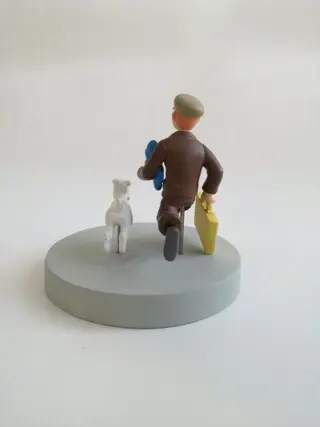 Tintin - Statuette Moulinsart / Yamato - L’oreille cassée / Valise jaune - (2008)