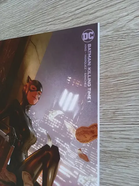 Batman: Killing Time #1 RATIO 1:25 Key Issue : " 1st Cameo App of The Help" ! - Signed by creator Tom King!! With COA !! Alex Garner Variant Cover ! (2022)