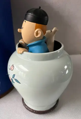 Tintin - Statuette Moulinsart 46951 - La Potiche (17 cm.) - Le Lotus Bleu - (2001)