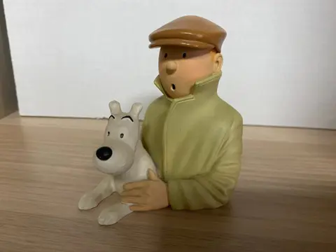 Tintin - Statuette Pixi / Patrick Regout 30009 - Tintin avec casquette et Milou - (années 90)