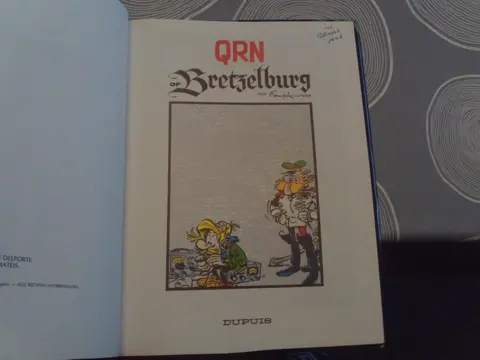 Robbedoes en Kwabbernoot - QRN op Bretzelburg - luxe hardcover met stofomslag - eerste druk van een heruitgave - (1987)