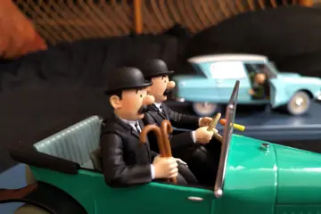 Tintin - Ensemble de 2 voitures 1:24 -L'Ami 6 du Docteur + La 5 CV trèfle des Dupondt - (2020)