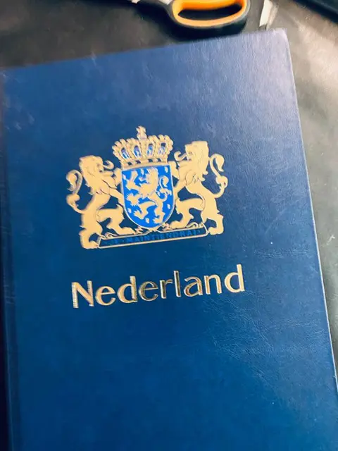 Nederland en Overzeese Rijksdelen - Partij in diverse albums