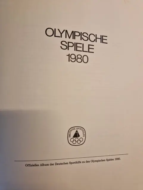 Wereld 1976/1980 - Vier albums waarvan drie met zegels en blokken en één met FDC's en briefpapier. - Verzameling sportzegels en FDC's van de Olympische spelen van 1980