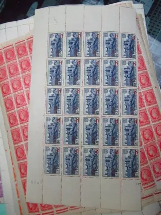 Frankrijk - Collection of sheets and sheet fragments