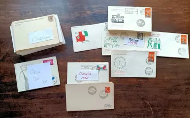 Italië - Thousands of postal items of Republic, San Marino and Vatican, FDCs, postcards, aerogrammes, etc.