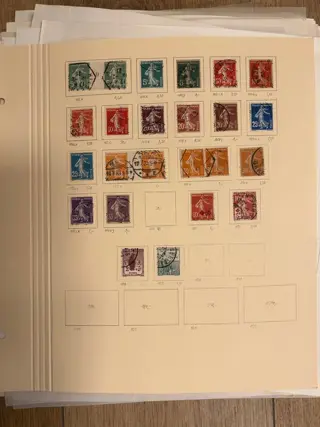 Frankrijk 1900/1981 - Collection on album sheets with a selection of cancellations