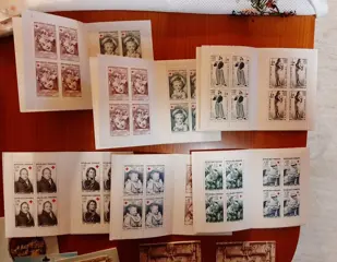 Frankrijk 1962/1998 - 35 “Croix Rouge” (Red Cross) booklets - Yvert 2011-2047 MNH