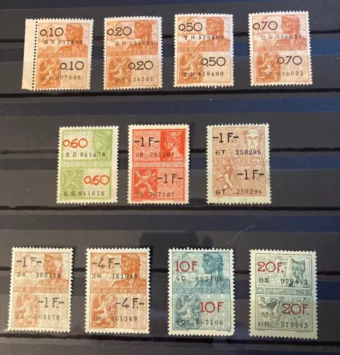 België - Fiscale zegels : volledig vel van 25 POSTFRISen 11 verschillende losse waarden