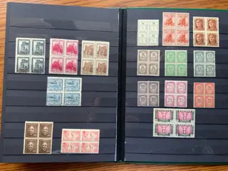 Spanje 1929/1949 - Collection of complete sets and loose stamps, 1st Centennial in block