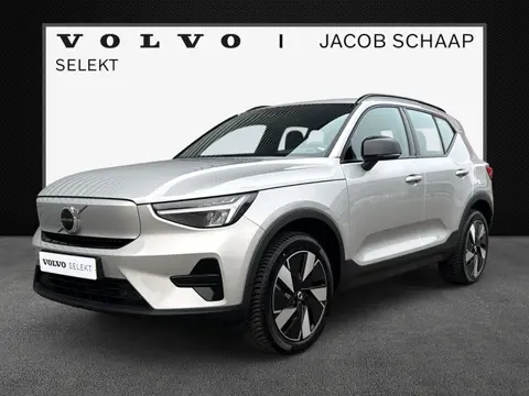Volvo XC40 Extended Range Plus 82 kWh / Adaptieve cruise control / verwarmbare voorstoelen / Trekhaa