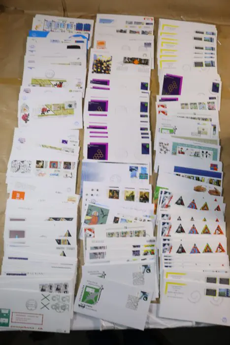 Nederland 1984/2002 - Handelsvoorraad van ca. 2100 FDC's in doos