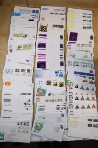 Nederland 1984/2002 - Handelsvoorraad van ca. 2100 FDC's in doos